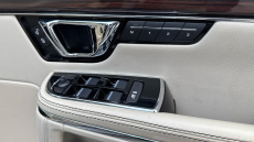 Jaguar XJ 3.0d V6 Portfolio 4dr Auto Diesel Saloon